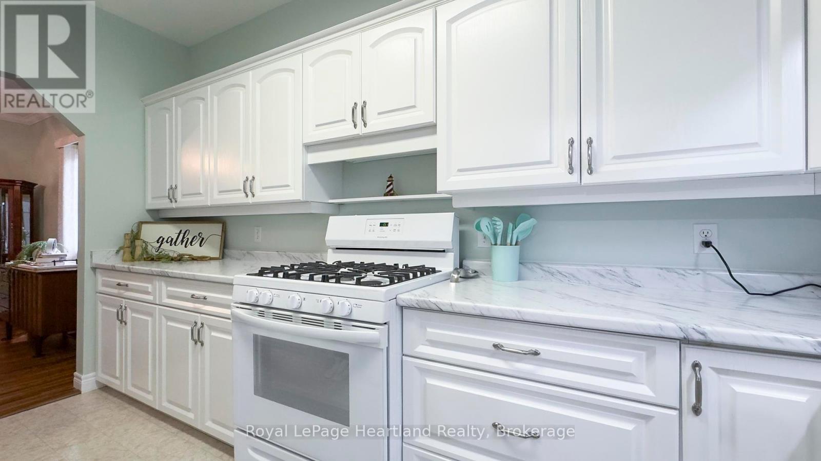 243 Martha Street, Goderich, Ontario  N7A 3B4 - Photo 16 - X12053466