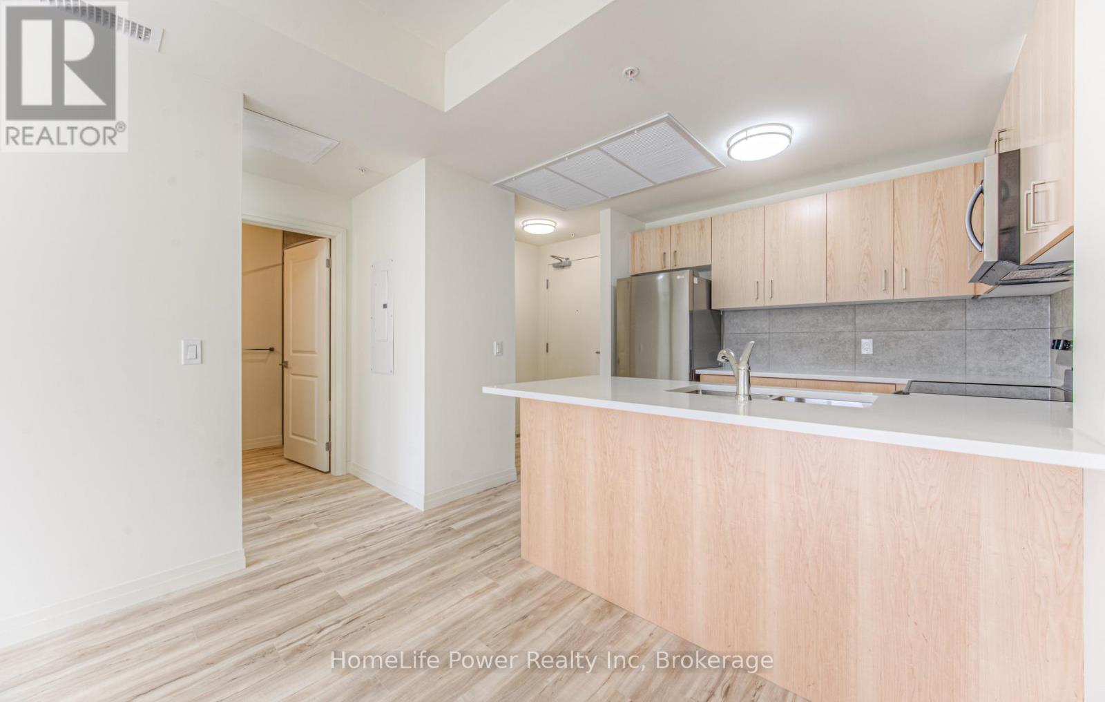 203 - 301 Westmount Road, Kitchener, Ontario  N2M 5M9 - Photo 16 - X12053486