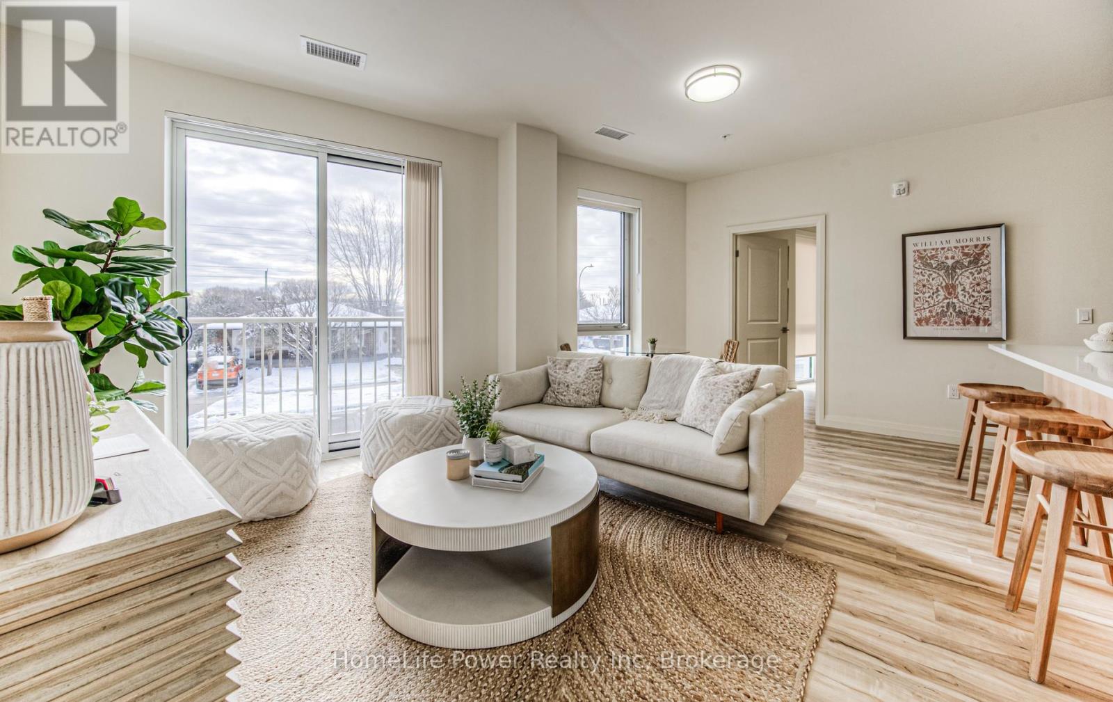 203 - 301 Westmount Road, Kitchener, Ontario  N2M 5M9 - Photo 5 - X12053486