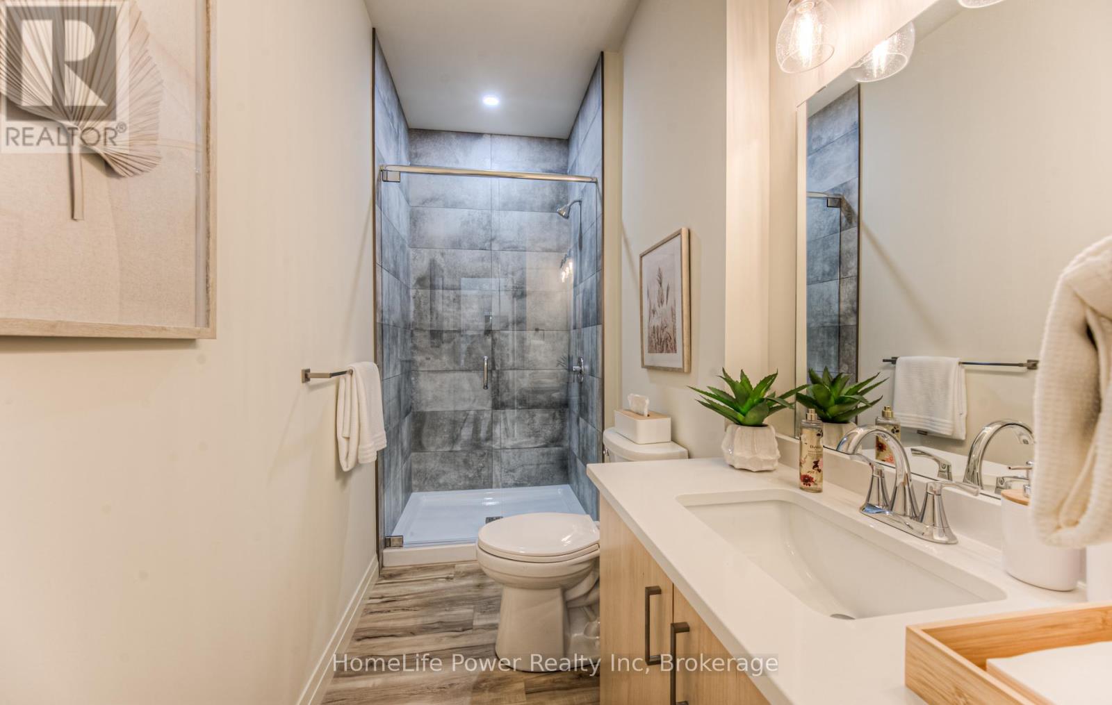 203 - 301 Westmount Road, Kitchener, Ontario  N2M 5M9 - Photo 8 - X12053486