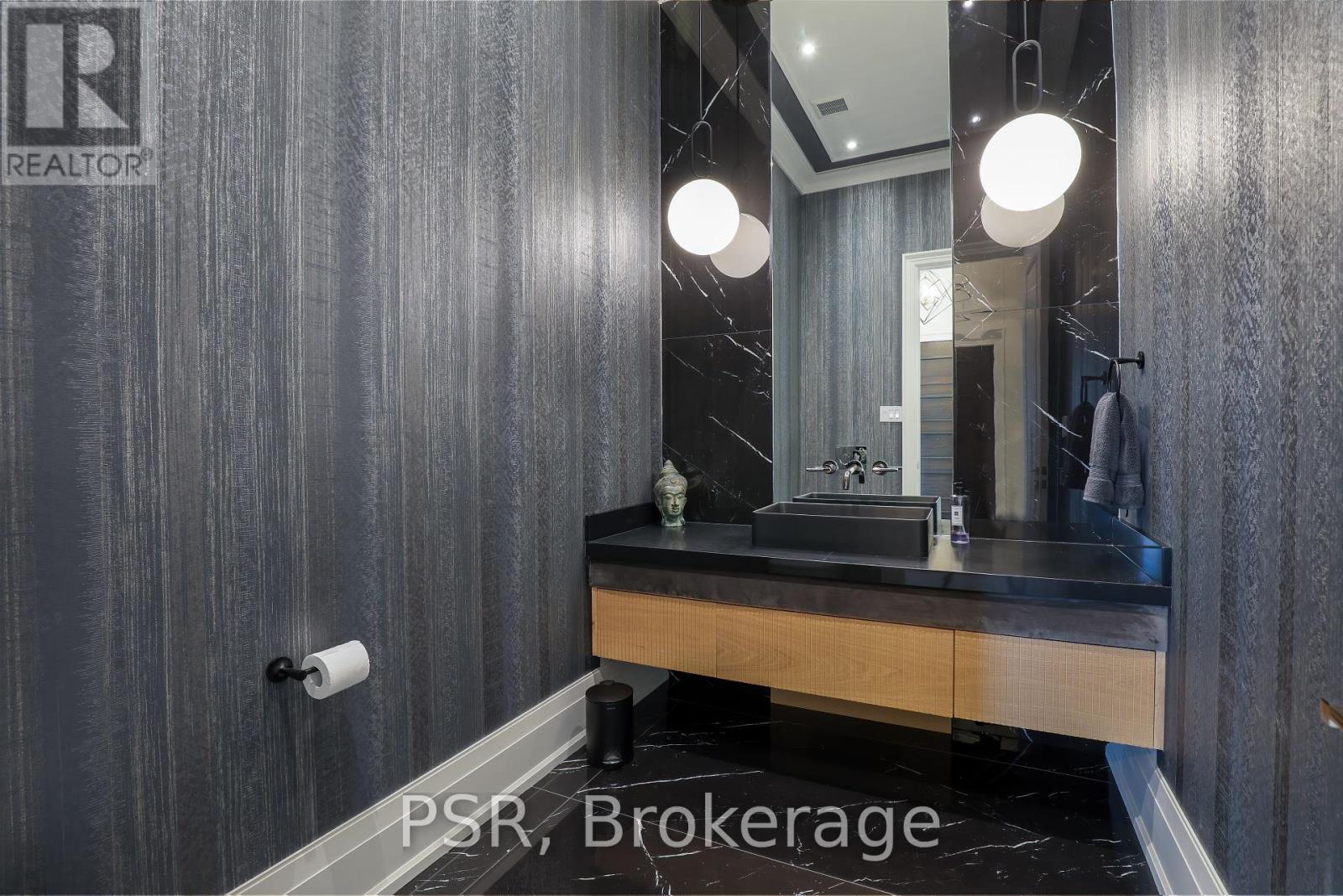 Property at 571 BROADWAY AVENUE image 4