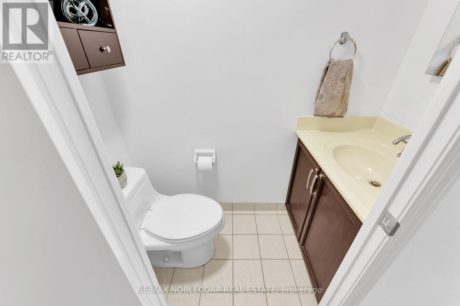 323 - 954 King Street W, Toronto, Ontario  M6K 3L9 - Photo 13 - C12053339