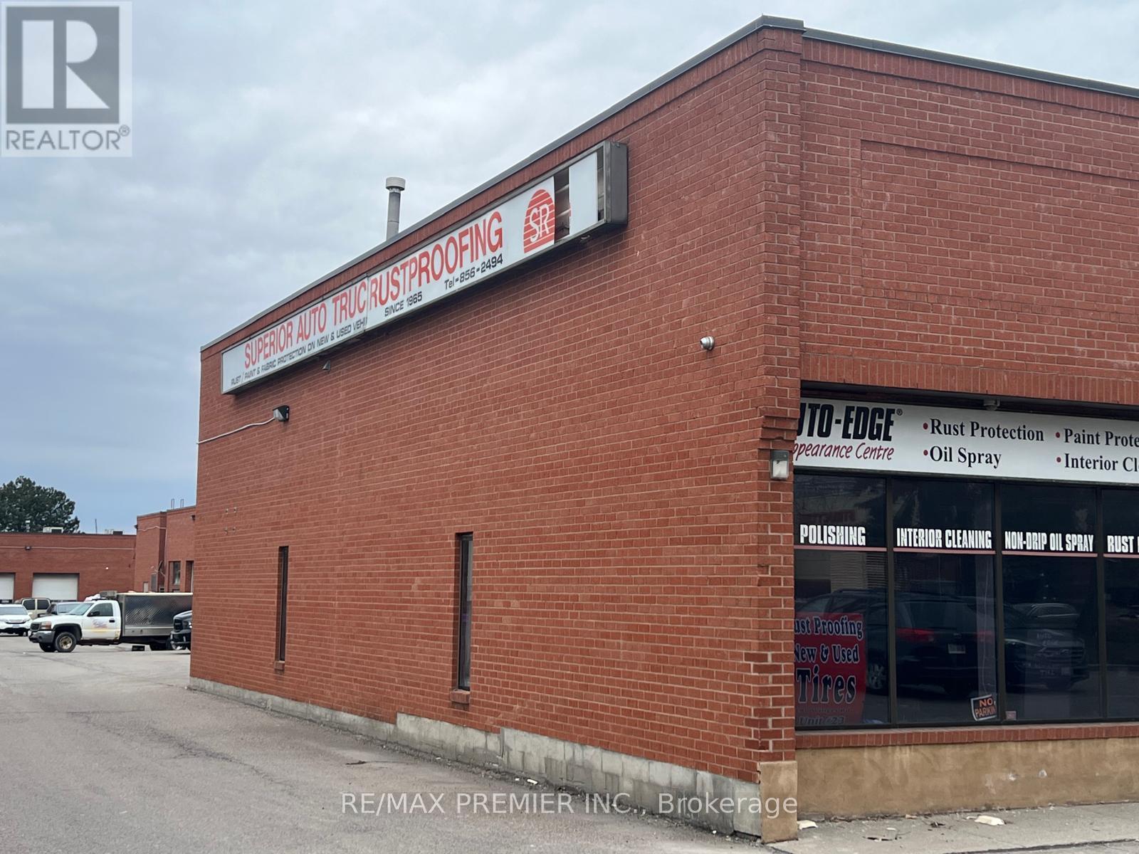 Property at 23 - 180 WINGES ROAD image 3