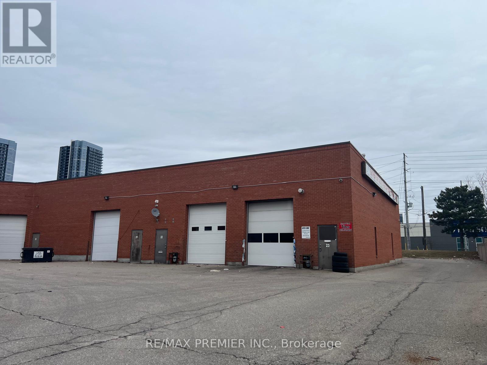 23 - 180 Winges Road, Vaughan, Ontario  L4L 9L9 - Photo 7 - N12053426