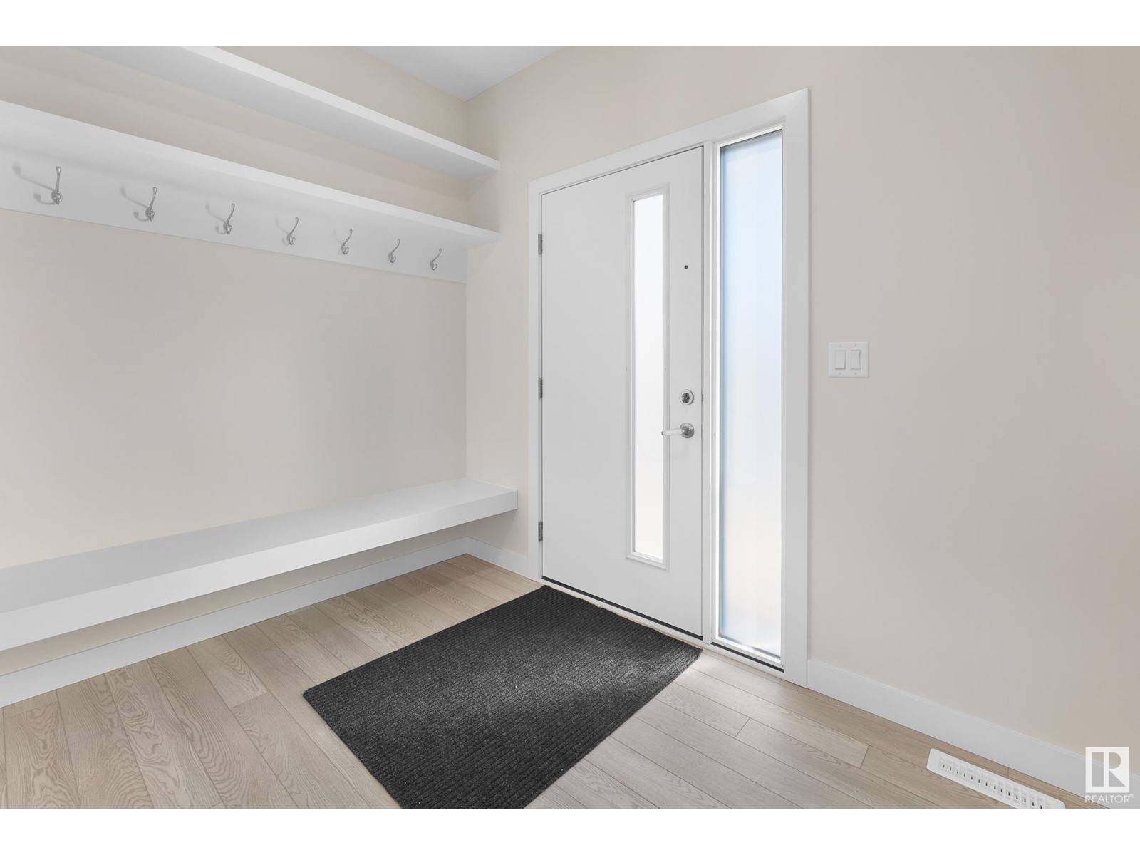 Property at 9379 221 ST NW image 3