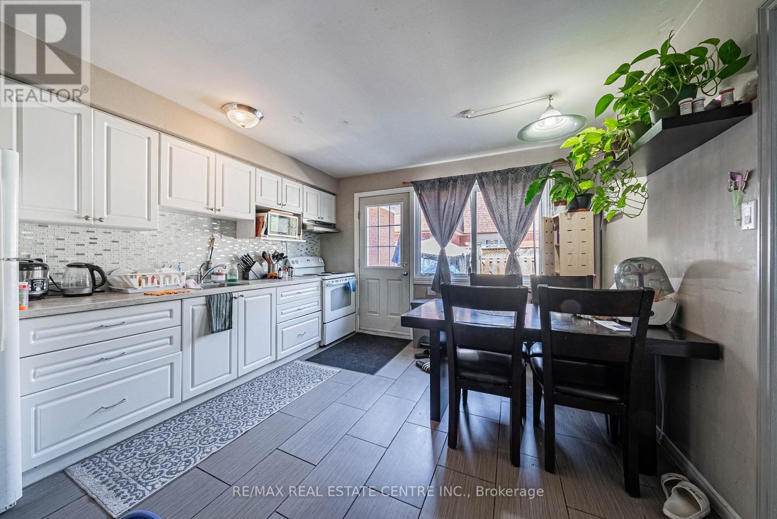 648-654 Francis Road Sw, Burlington, Ontario  L7T 3X7 - Photo 18 - W12053200