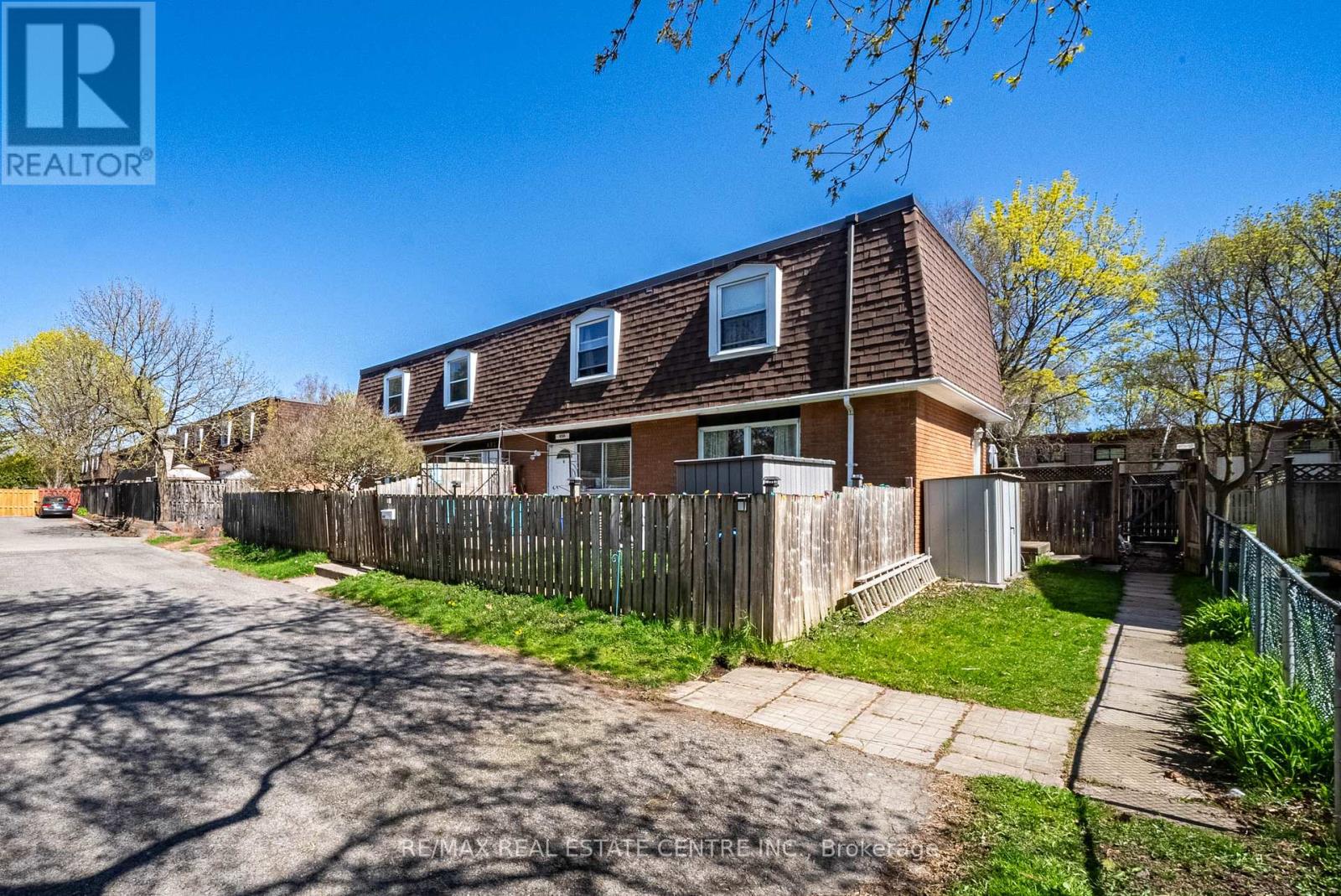 648-654 Francis Road Sw, Burlington, Ontario  L7T 3X7 - Photo 30 - W12053200