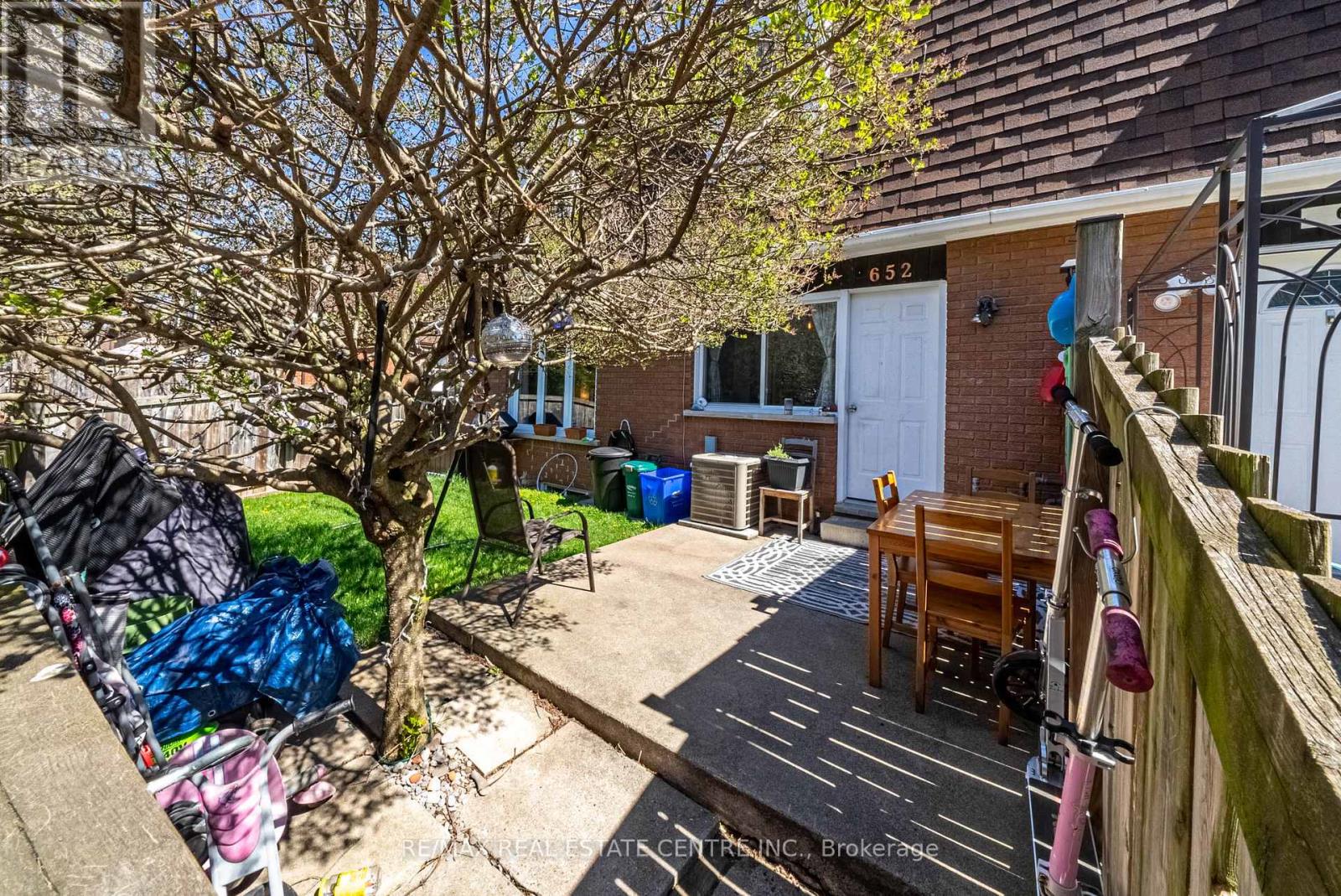 648-654 Francis Road Sw, Burlington, Ontario  L7T 3X7 - Photo 6 - W12053200