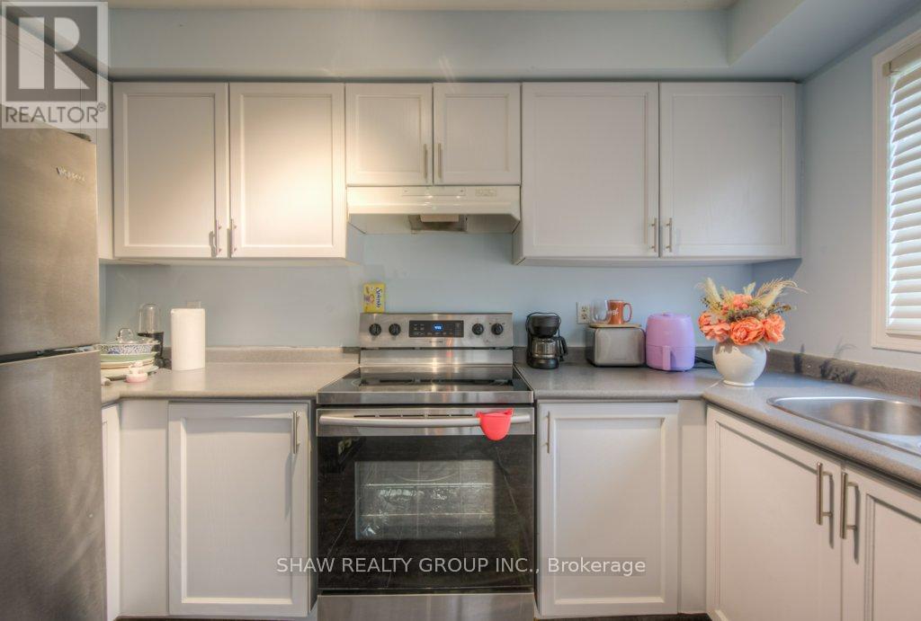 5134 Des Jardines Drive, Burlington, Ontario  L7L 6L7 - Photo 13 - W12053351