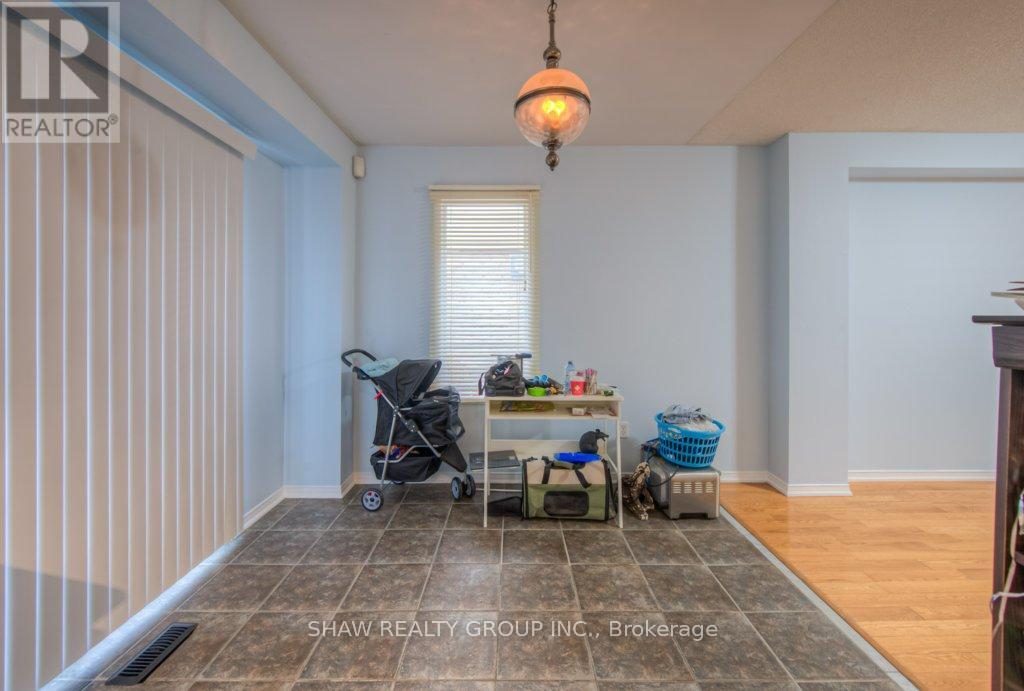 5134 Des Jardines Drive, Burlington, Ontario  L7L 6L7 - Photo 16 - W12053351