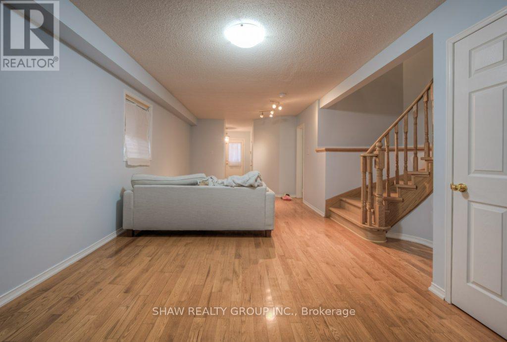 5134 Des Jardines Drive, Burlington, Ontario  L7L 6L7 - Photo 17 - W12053351