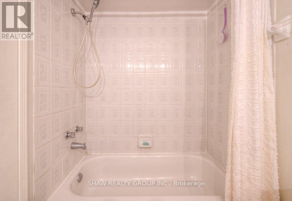 5134 Des Jardines Drive, Burlington, Ontario  L7L 6L7 - Photo 26 - W12053351