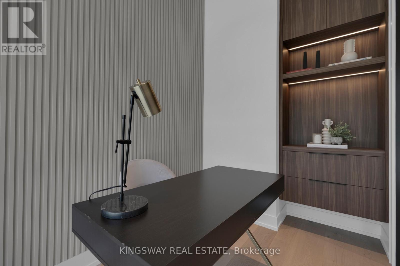 17 Broadview Avenue, Mississauga, Ontario  L5H 2S8 - Photo 13 - W12053445