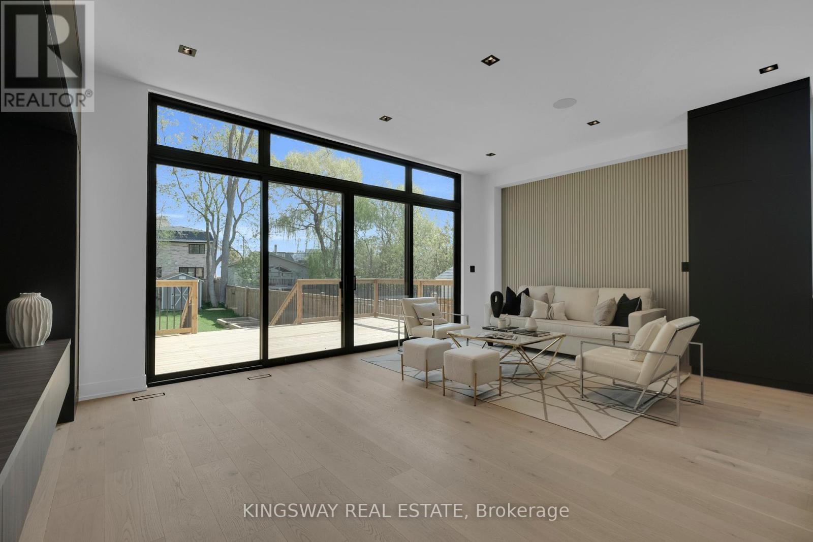17 Broadview Avenue, Mississauga, Ontario  L5H 2S8 - Photo 21 - W12053445