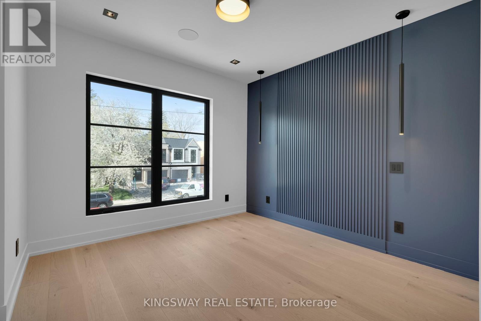 17 Broadview Avenue, Mississauga, Ontario  L5H 2S8 - Photo 27 - W12053445