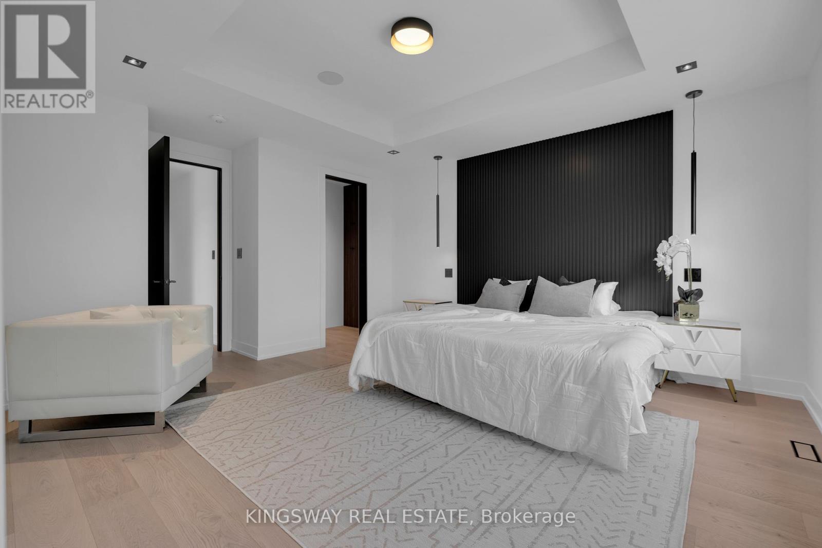 17 Broadview Avenue, Mississauga, Ontario  L5H 2S8 - Photo 35 - W12053445