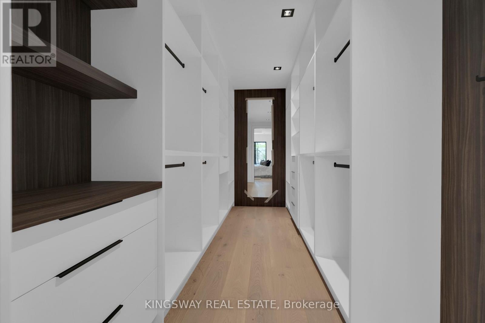 17 Broadview Avenue, Mississauga, Ontario  L5H 2S8 - Photo 36 - W12053445