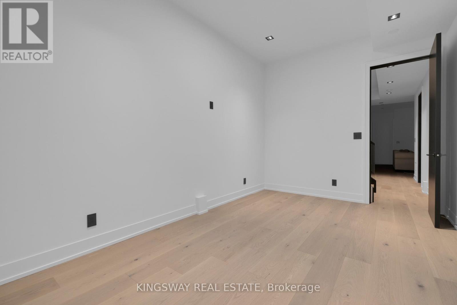 17 Broadview Avenue, Mississauga, Ontario  L5H 2S8 - Photo 40 - W12053445