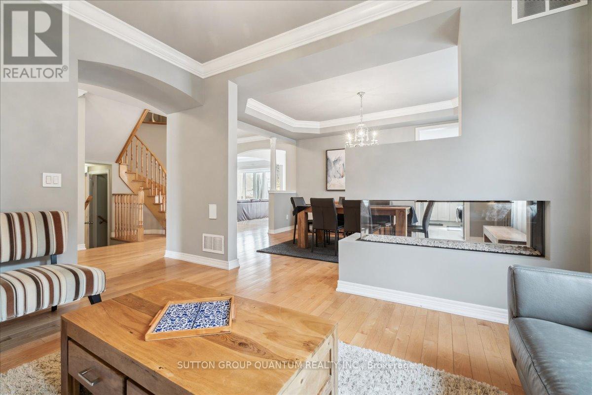 46 Woodhouse Street, Hamilton, Ontario  L9K 0H3 - Photo 10 - X12053172