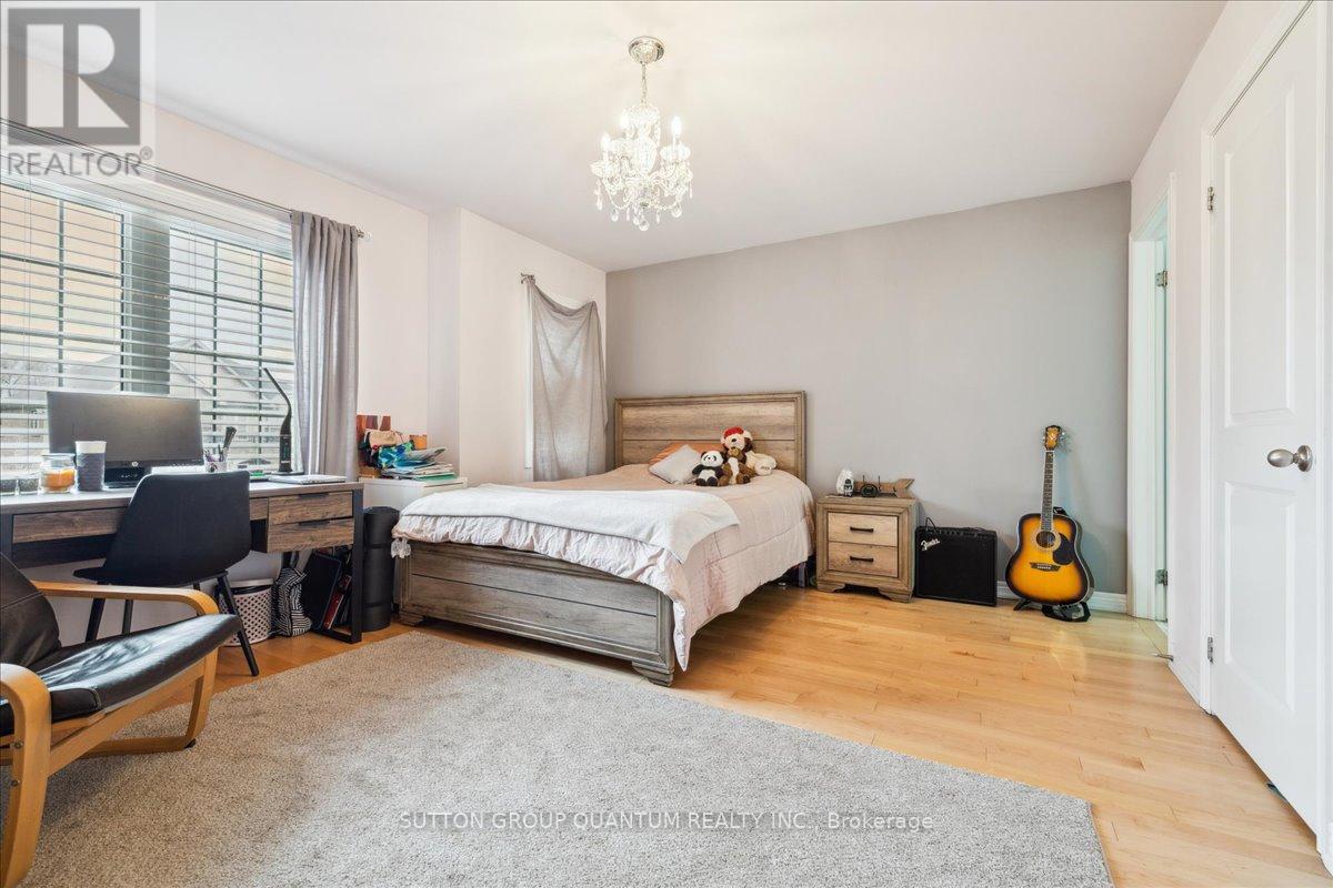 46 Woodhouse Street, Hamilton, Ontario  L9K 0H3 - Photo 32 - X12053172