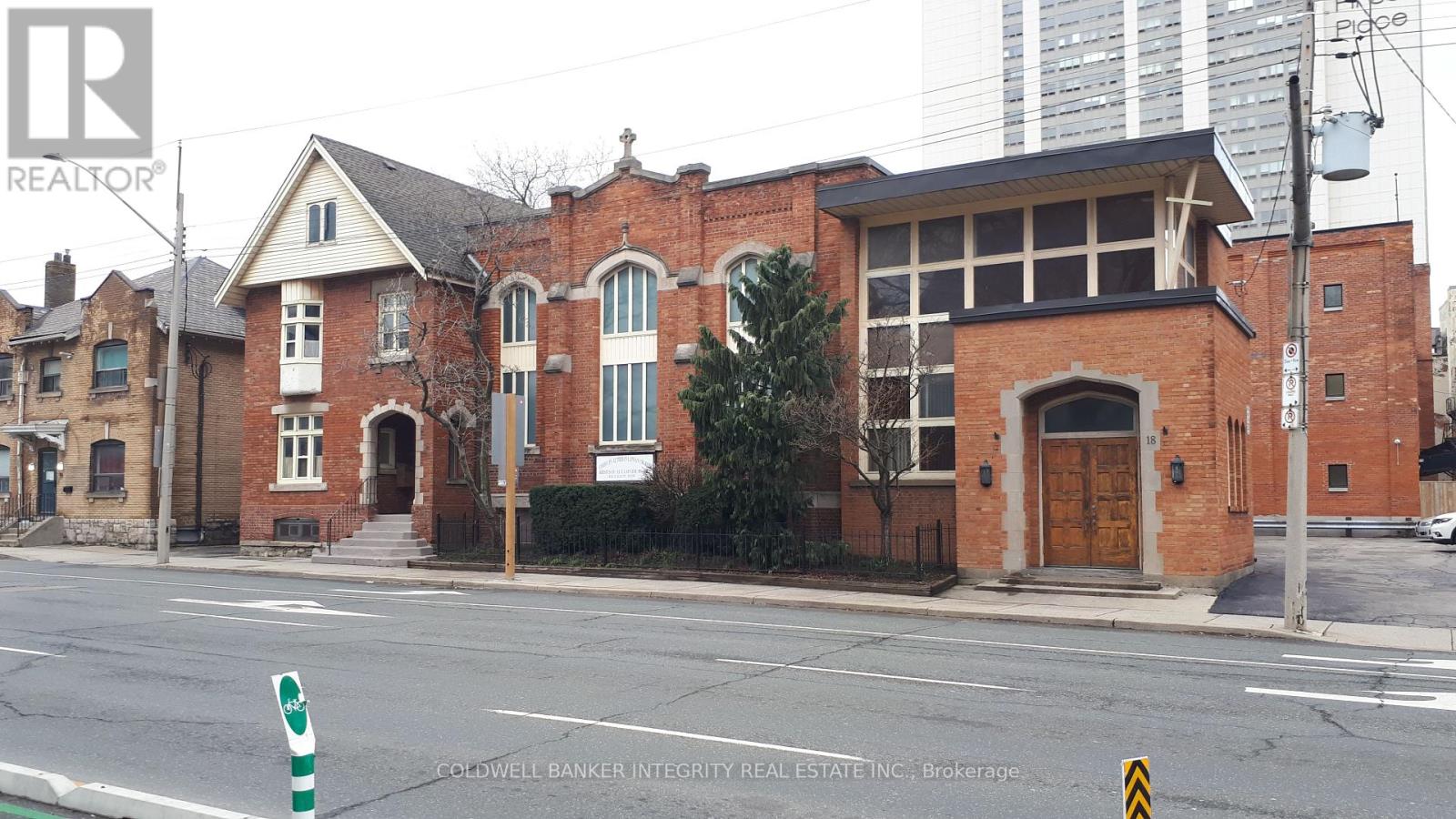 18 Victoria Avenue S, Hamilton, Ontario  L8N 2S6 - Photo 2 - X12053317