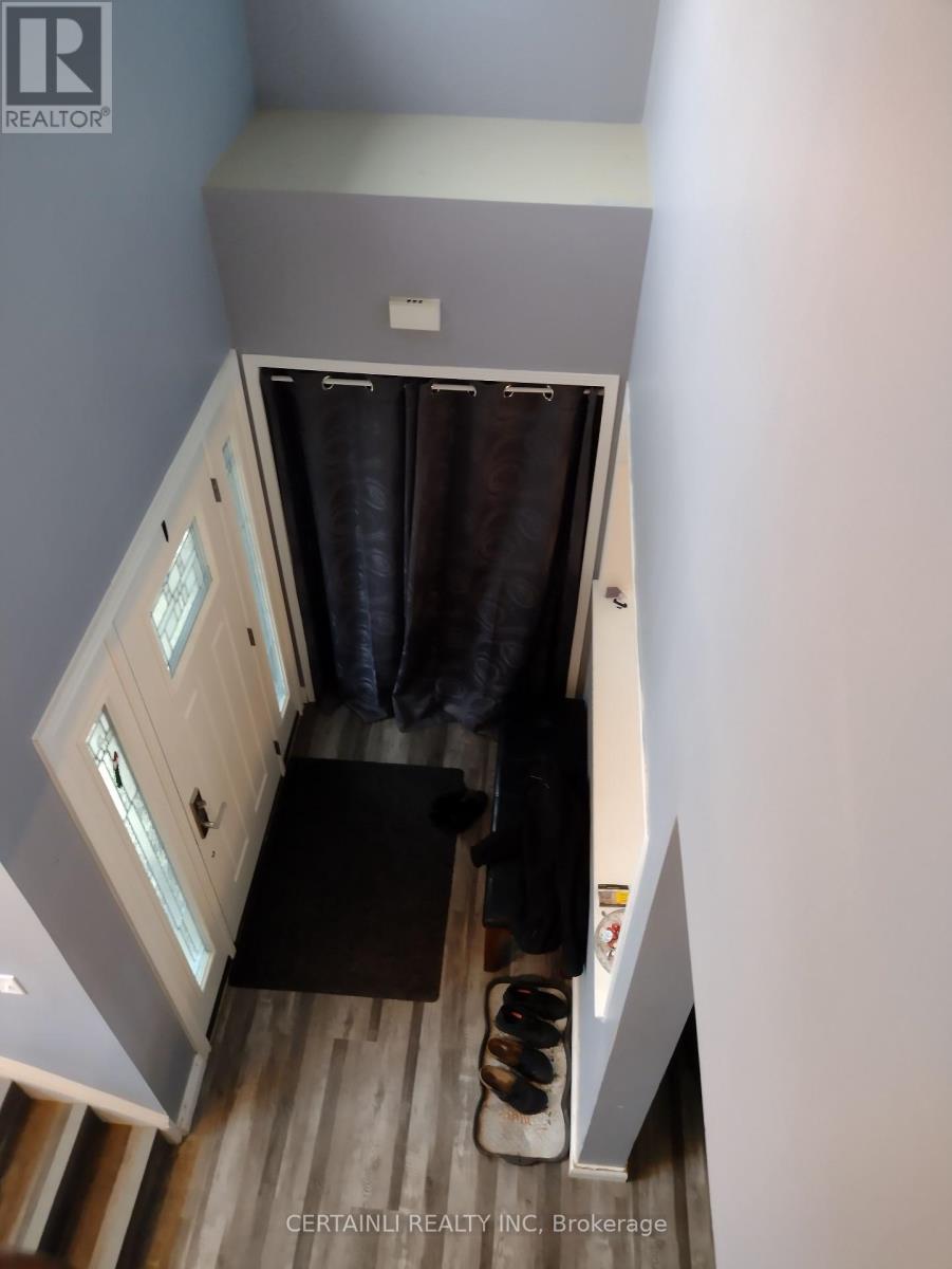 172 Osborn Avenue N, Brant, Ontario  N3T 6S7 - Photo 3 - X12053555