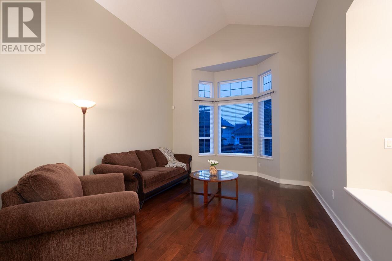 Property at 82 CLIFFWOOD DRIVE image 4