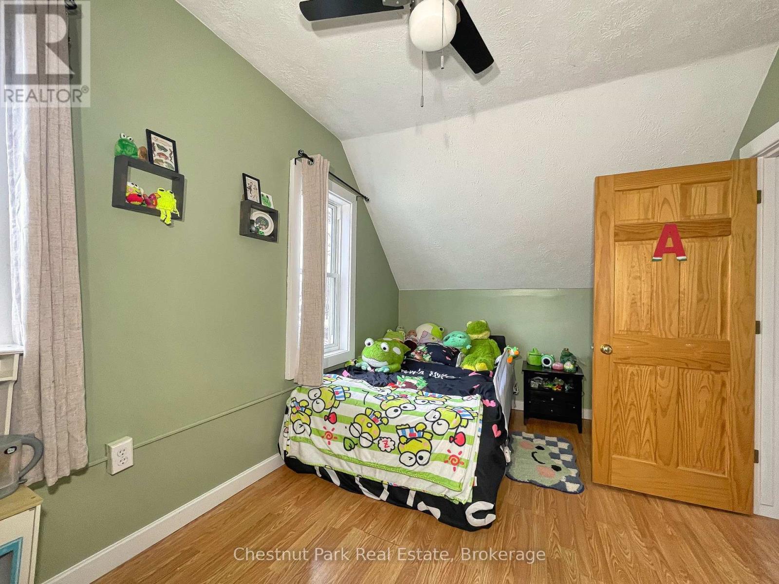 529 Claude Street, South Bruce Peninsula, Ontario  N0H 2T0 - Photo 12 - X12053545