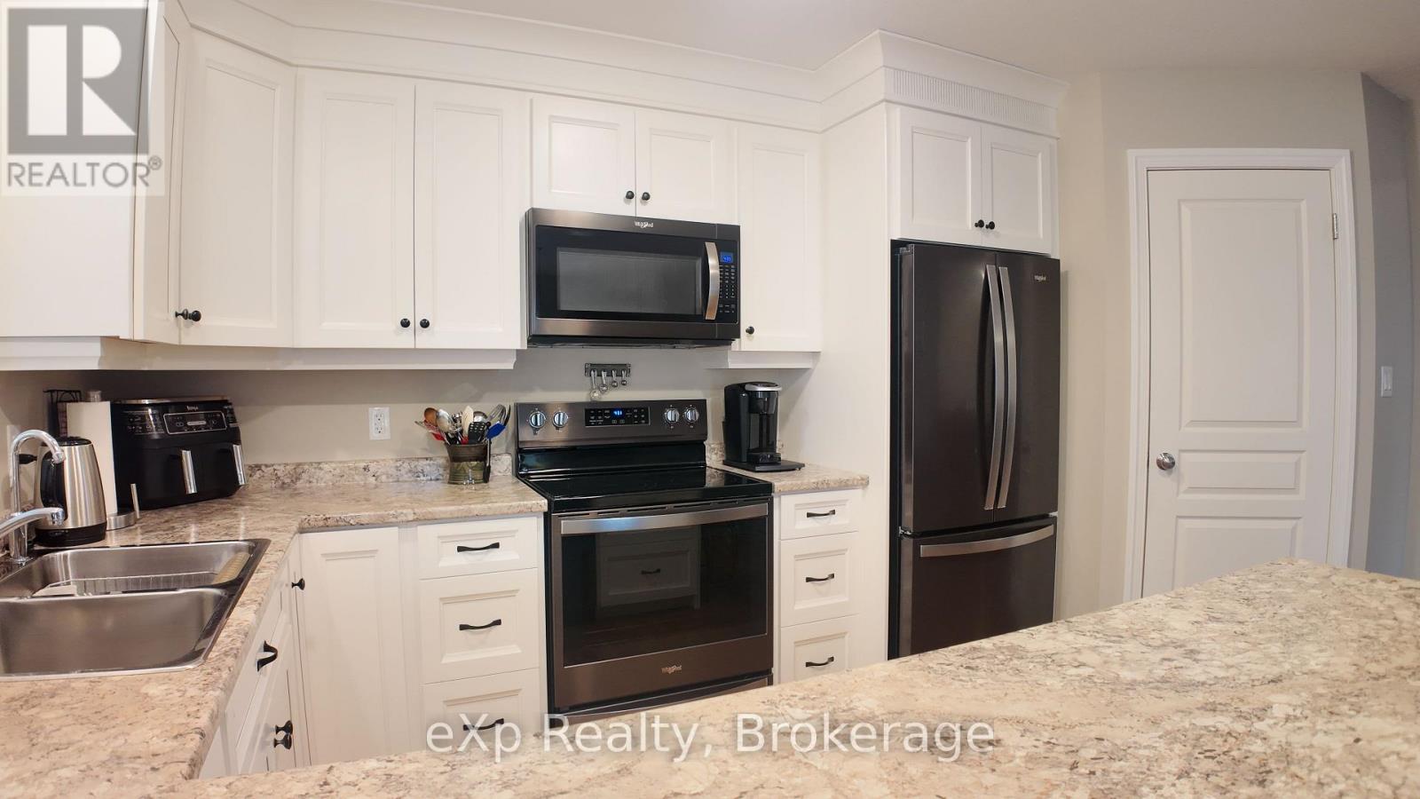 Property at 188 12TH AVENUE image 5