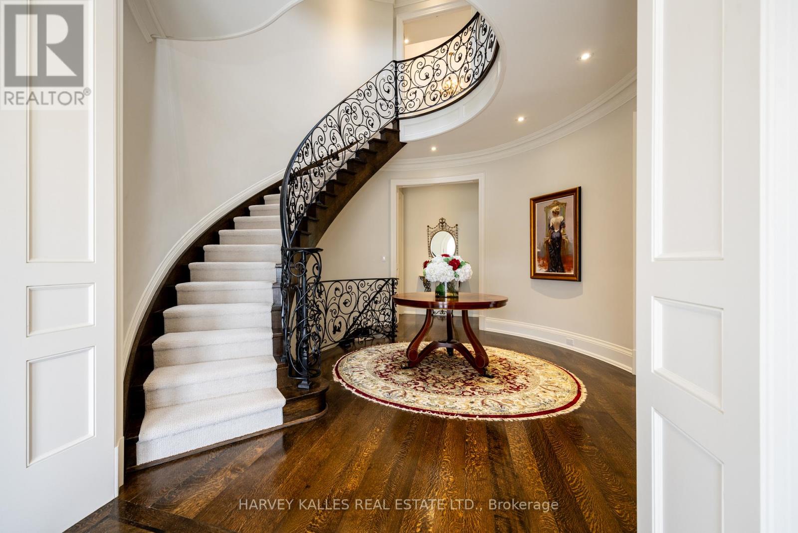Property at 50 LAWRENCE CRESCENT image 3