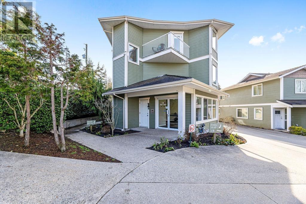 102 624 SHAW ROAD, gibsons, British Columbia