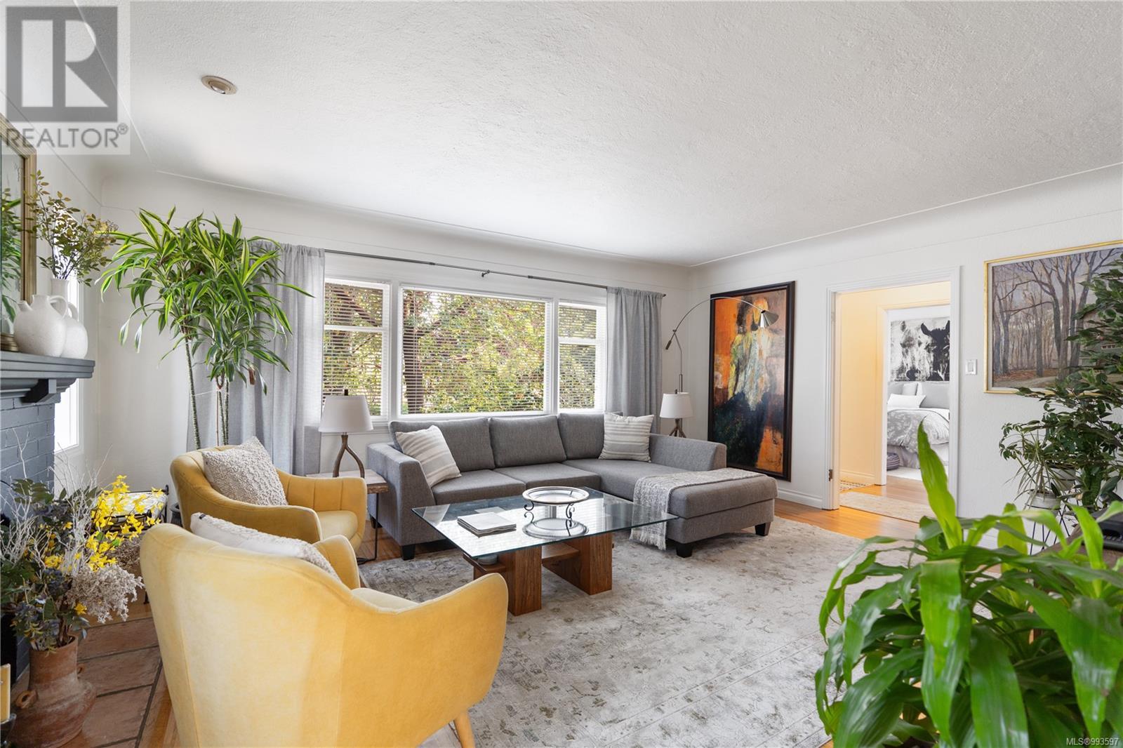 Property at 1080 San Marino Cres image 5