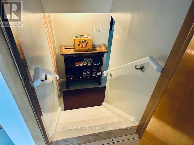 29 Whitbread Crescent, Toronto, Ontario  M3L 2A8 - Photo 14 - W12053594