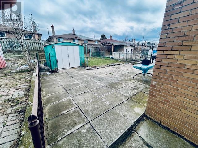 29 Whitbread Crescent, Toronto, Ontario  M3L 2A8 - Photo 17 - W12053594