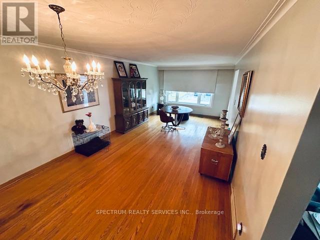 29 Whitbread Crescent, Toronto, Ontario  M3L 2A8 - Photo 7 - W12053594