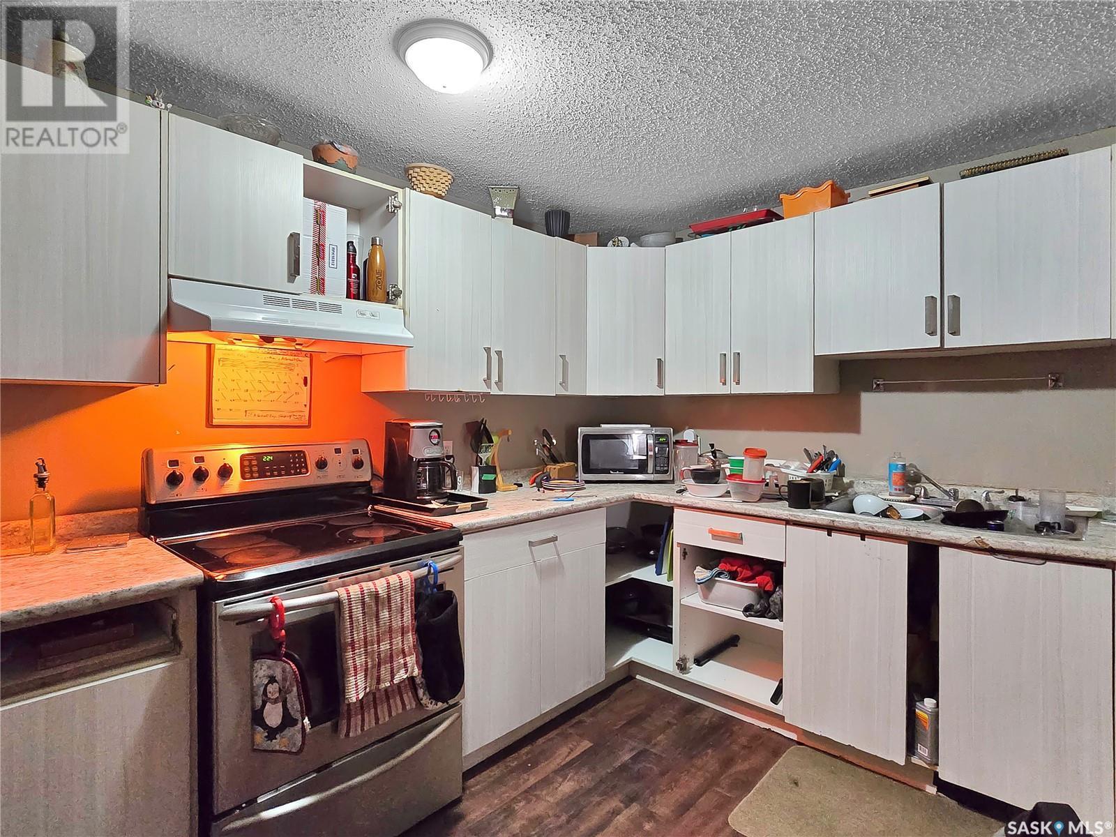 Property at 205 J AVENUE S image 5