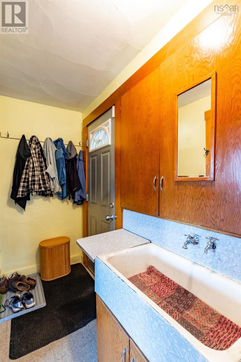 193 Leighton Street, Hebron, Nova Scotia  B5A 5A7 - Photo 2 - 202506395