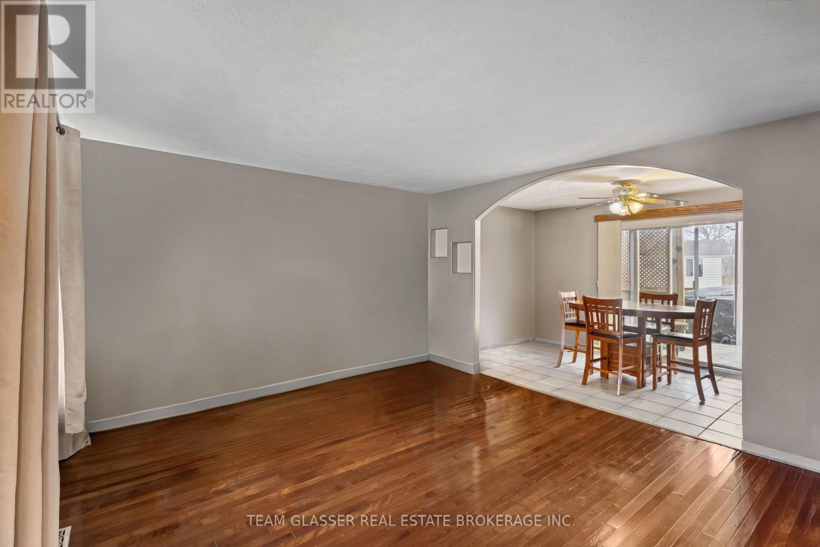 Photo 10 of 45 for 1677 Devos Drive