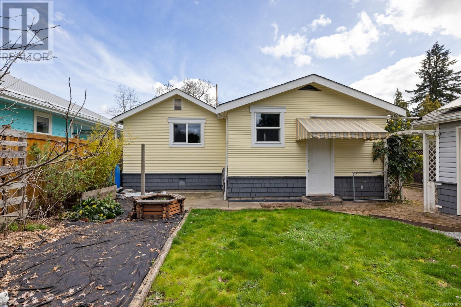 Property at 931 Cavell St image 3