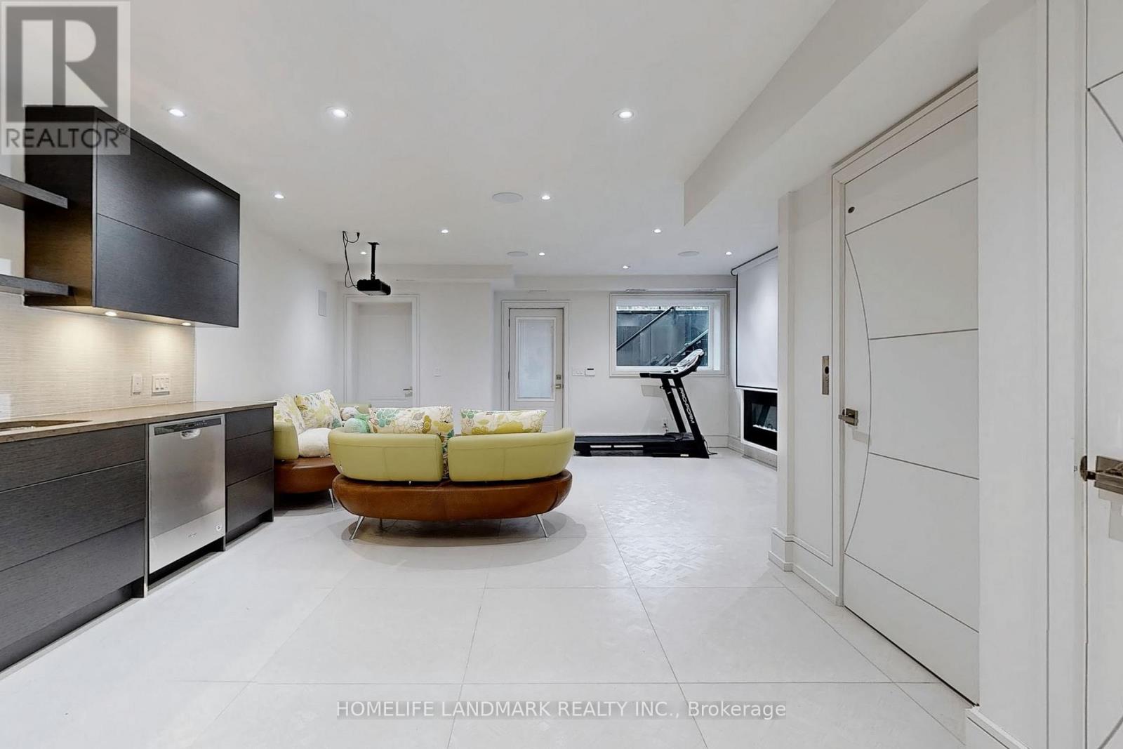 301 Jedburgh Road, Toronto, Ontario  M5M 3K5 - Photo 35 - C12050237
