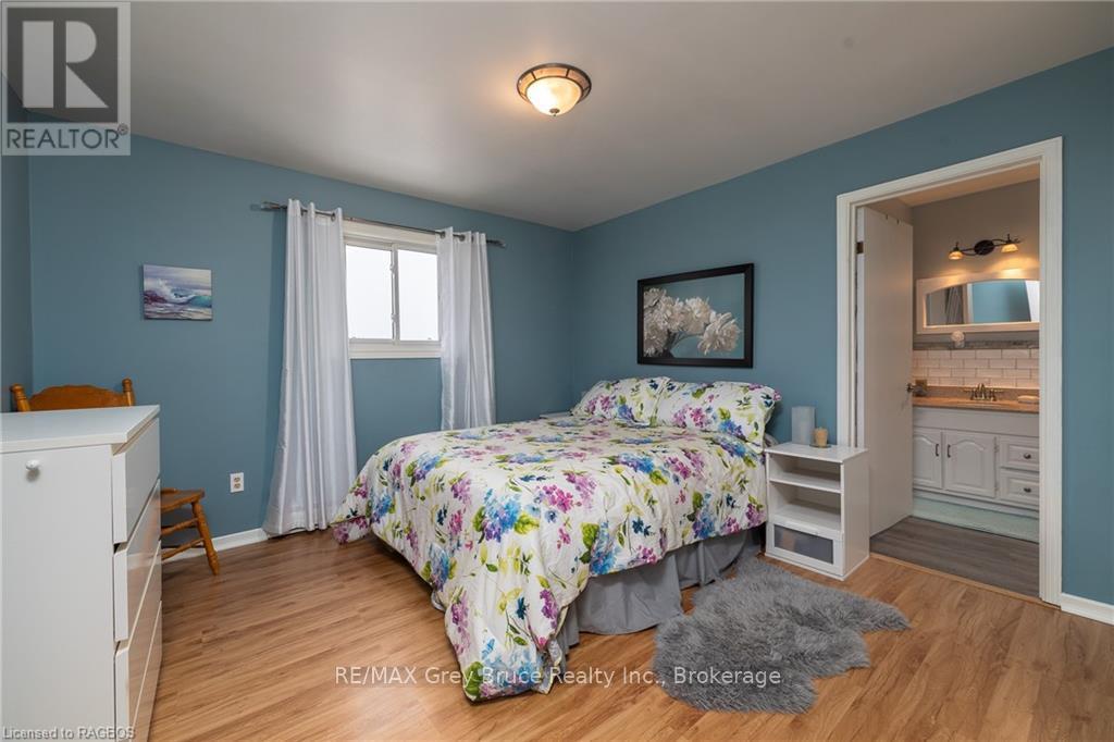 120 Havelock Street, Georgian Bluffs, Ontario  N0H 2T0 - Photo 33 - X12053719