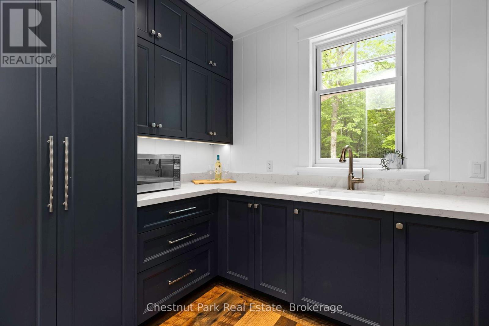 30 Bigwin Island, Lake Of Bays, Ontario  P0B 1A0 - Photo 17 - X12053791