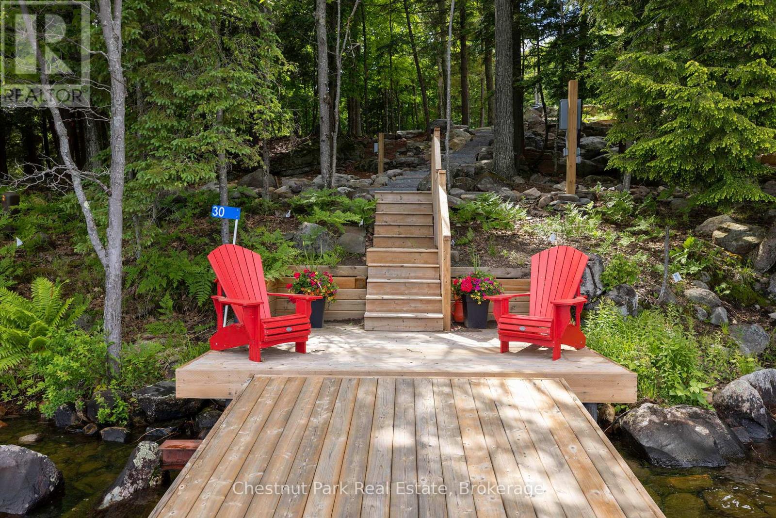 30 Bigwin Island, Lake Of Bays, Ontario  P0B 1A0 - Photo 37 - X12053791