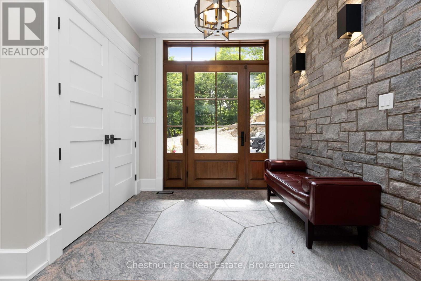 30 Bigwin Island, Lake Of Bays, Ontario  P0B 1A0 - Photo 4 - X12053791