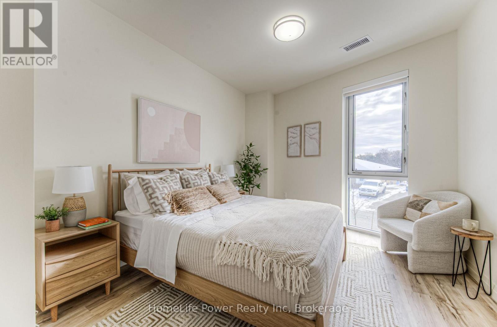 414 - 301 Westmount Road, Kitchener, Ontario  N2M 5M9 - Photo 9 - X12053855