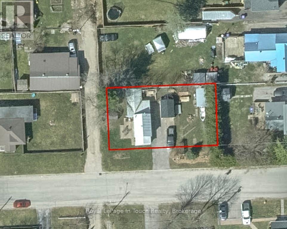31 Wolfe Street, Penetanguishene, Ontario  L9M 1B7 - Photo 24 - S12041946