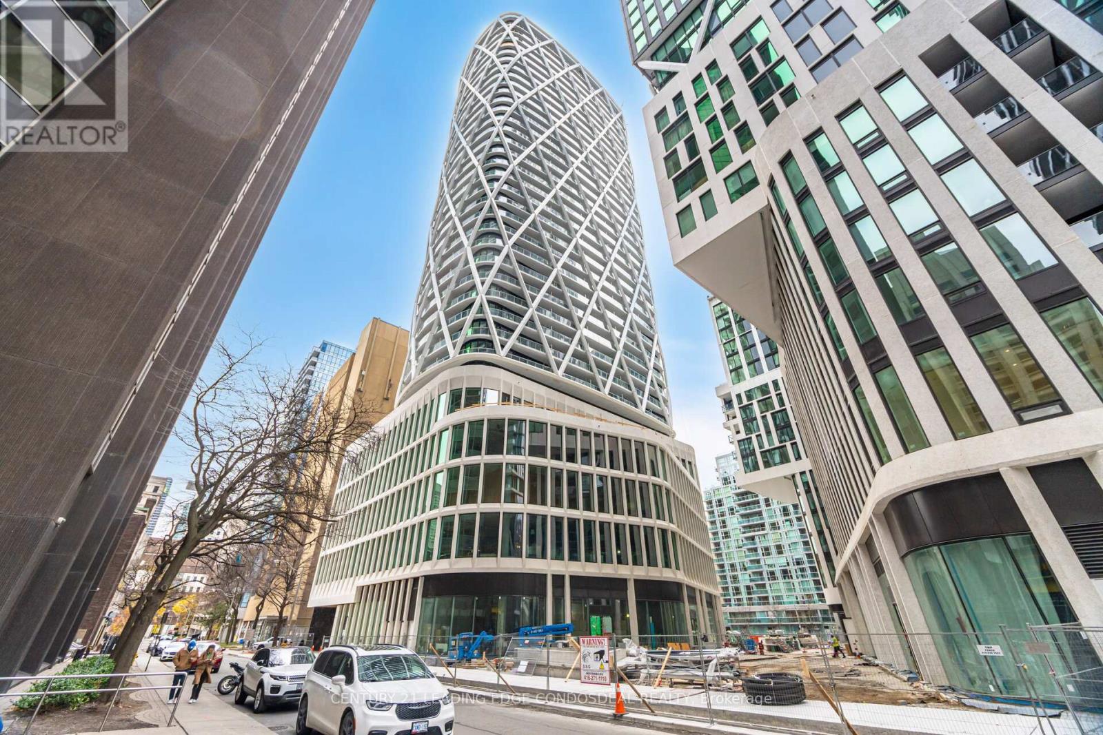 2518 - 230 Simcoe Street, Toronto, Ontario  M5T 3B9 - Photo 1 - C12053628