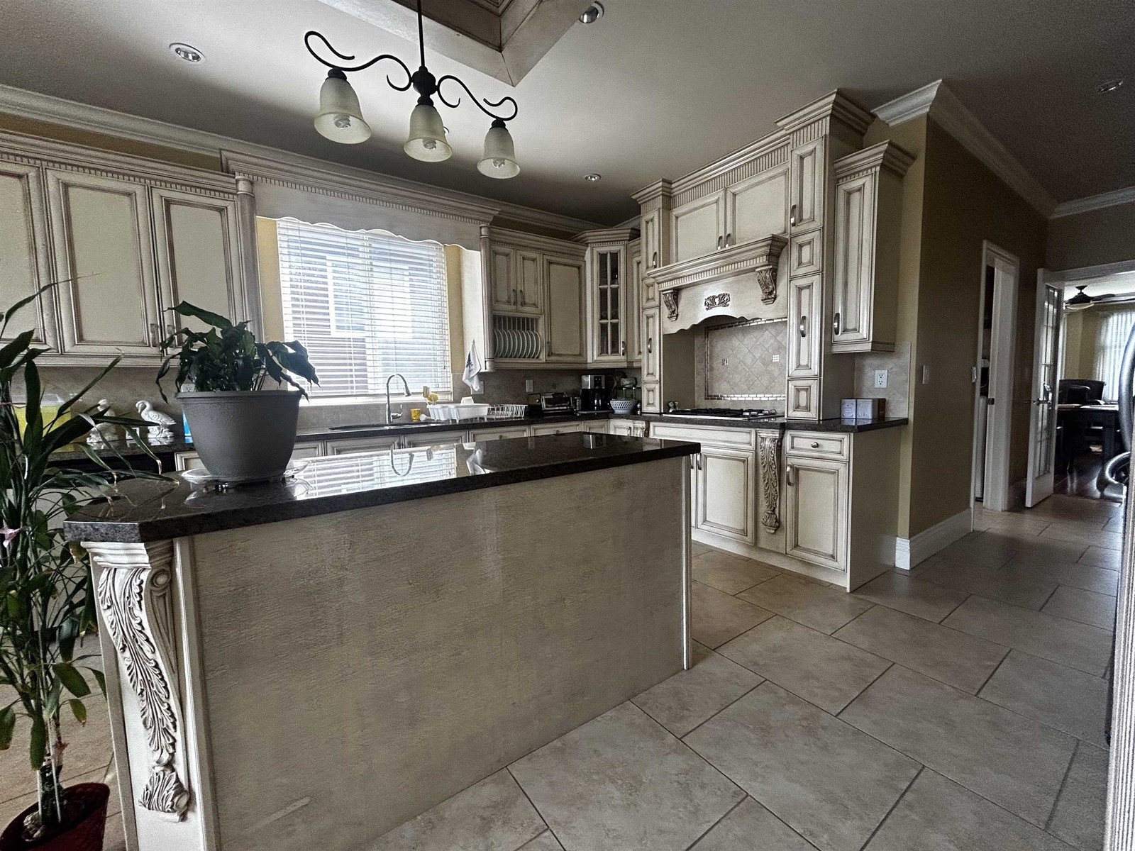 6832 Kilburn Place, Surrey, British Columbia  V3W 6H5 - Photo 8 - R2983346