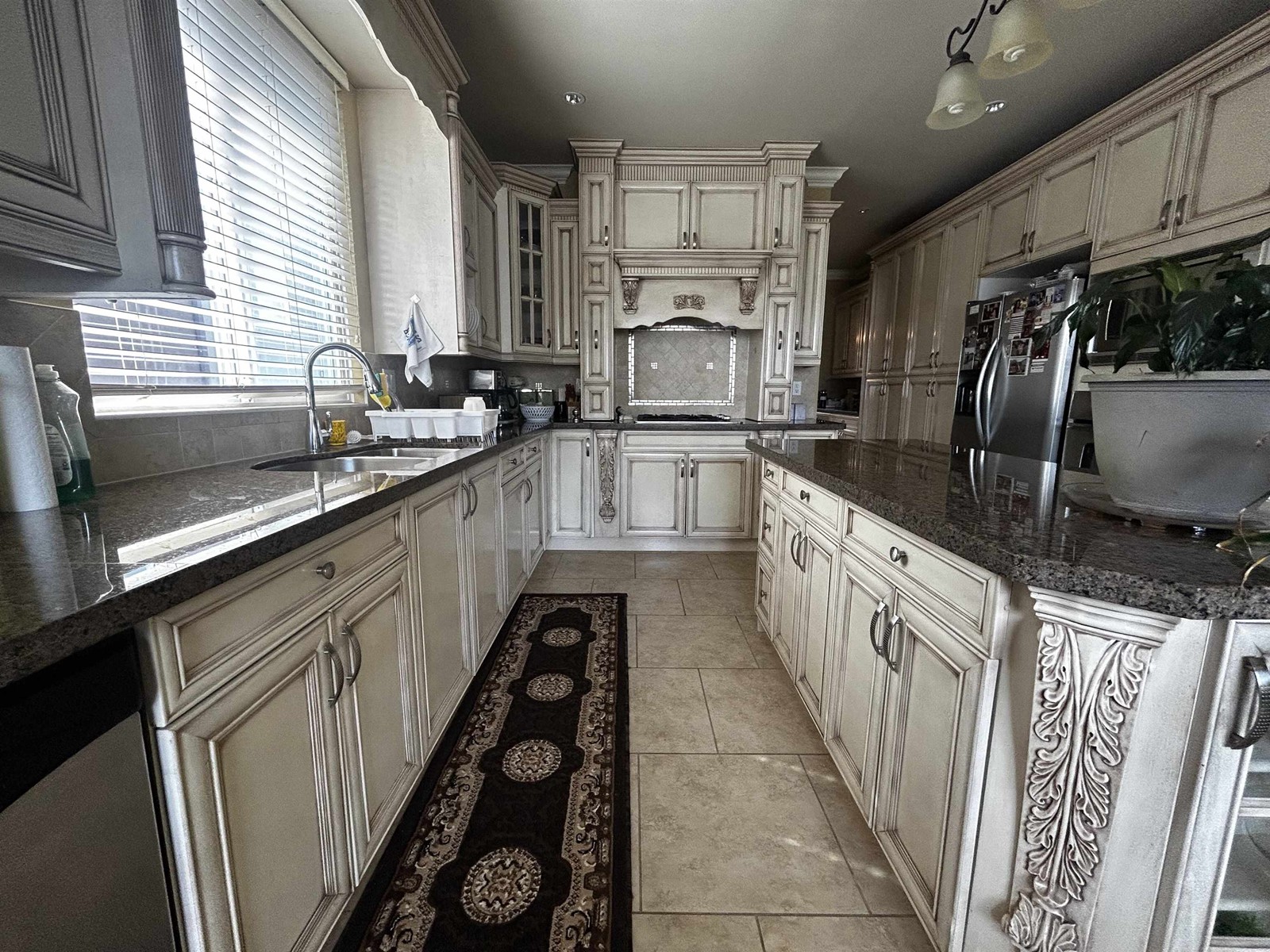 6832 Kilburn Place, Surrey, British Columbia  V3W 6H5 - Photo 7 - R2983346