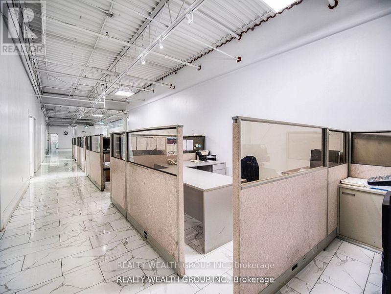 #2fl - 7261 Victoria Park Avenue, Markham, Ontario  L3R 2M7 - Photo 3 - N12053670